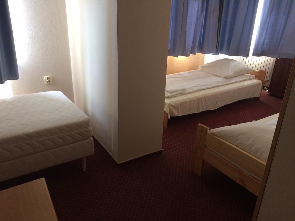Rezydencja Parkowa Hotel วอร์ซอ ภายนอก รูปภาพ